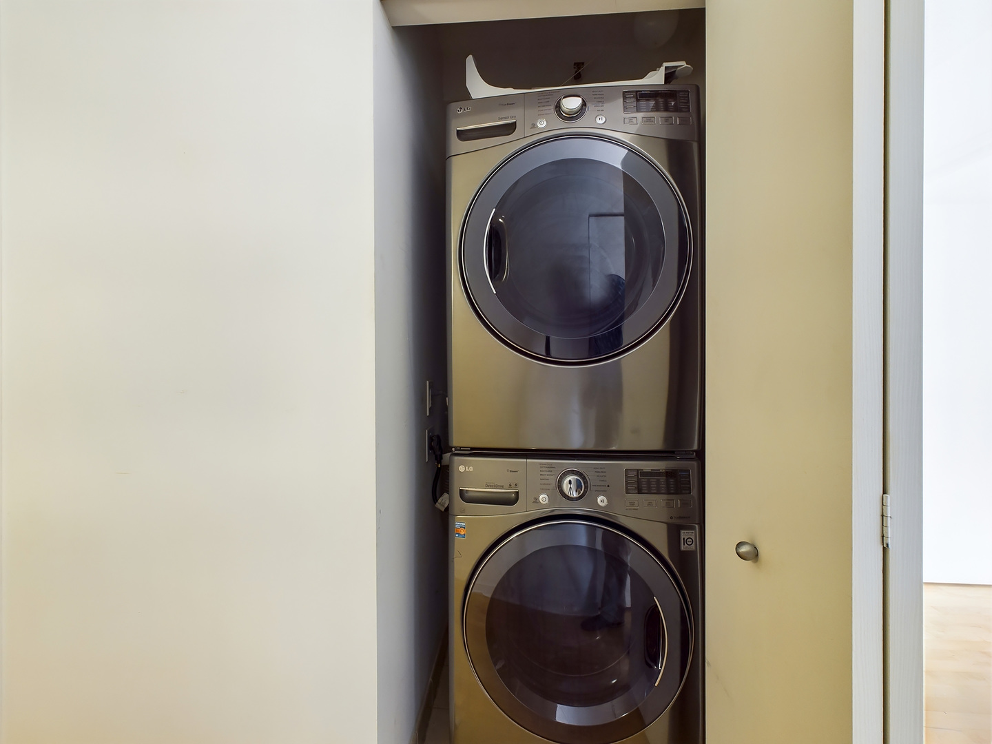 512 N Mcclurg Court Unit: 5710