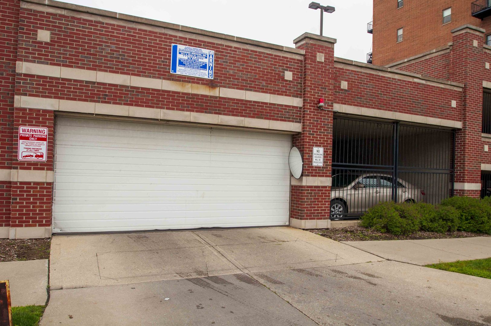 1000 E 53rd Street Unit: 320