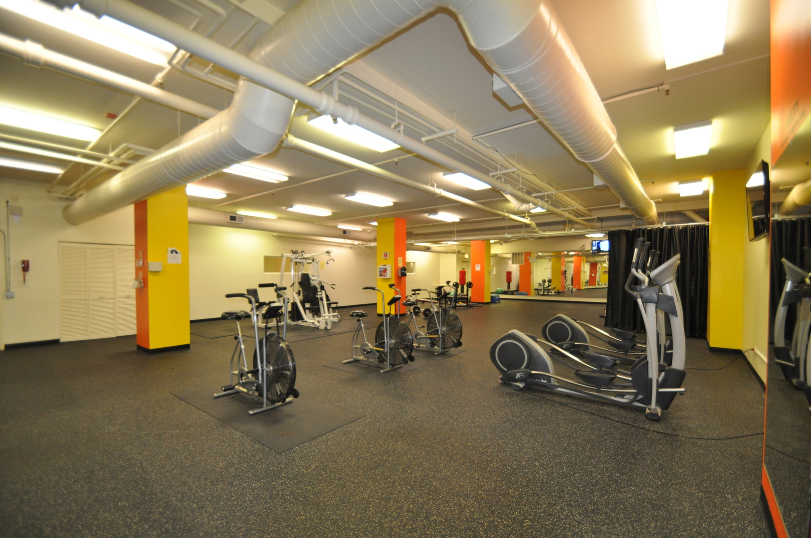 1000 E 53rd Street Unit: 320