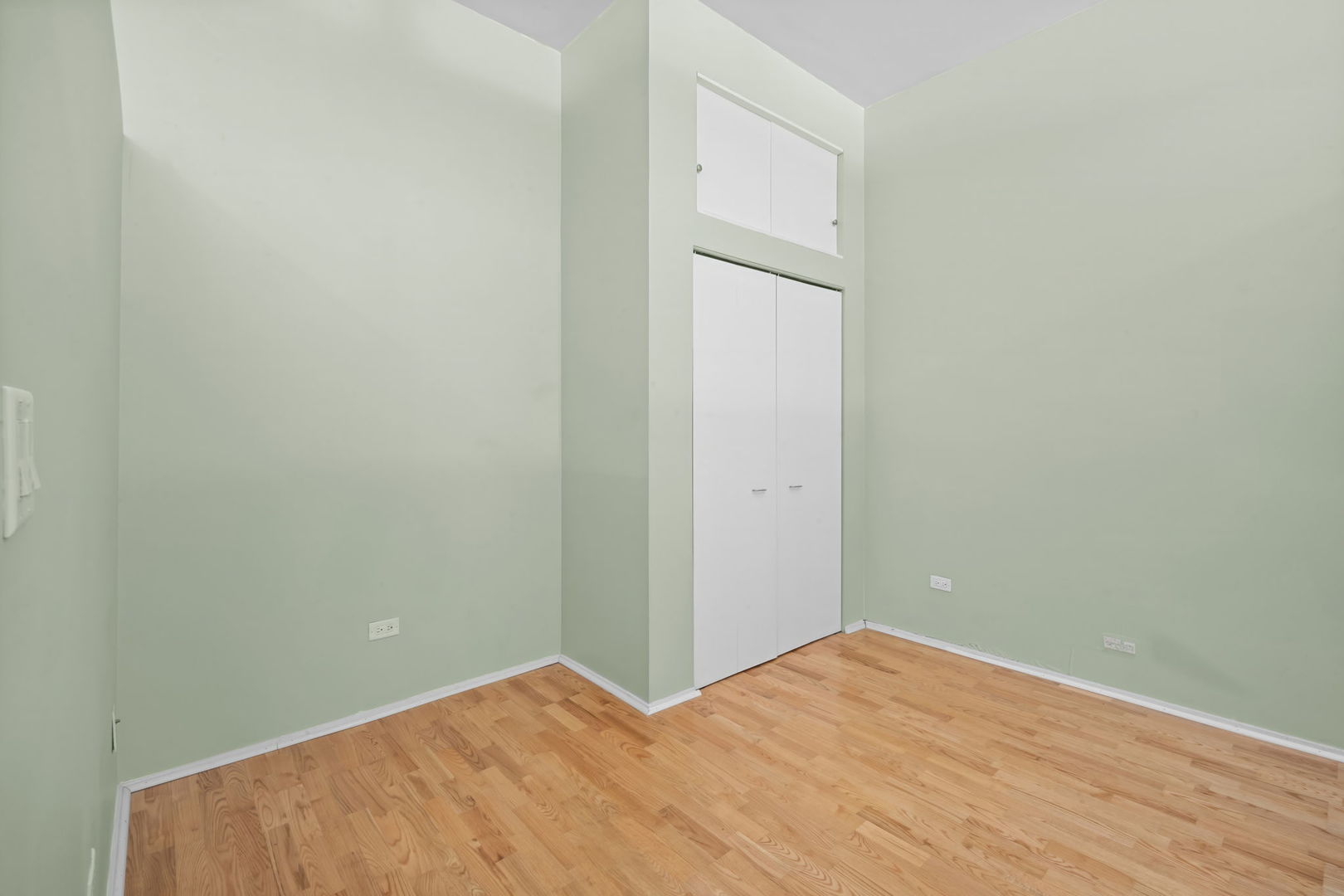 1000 E 53rd Street Unit: 320