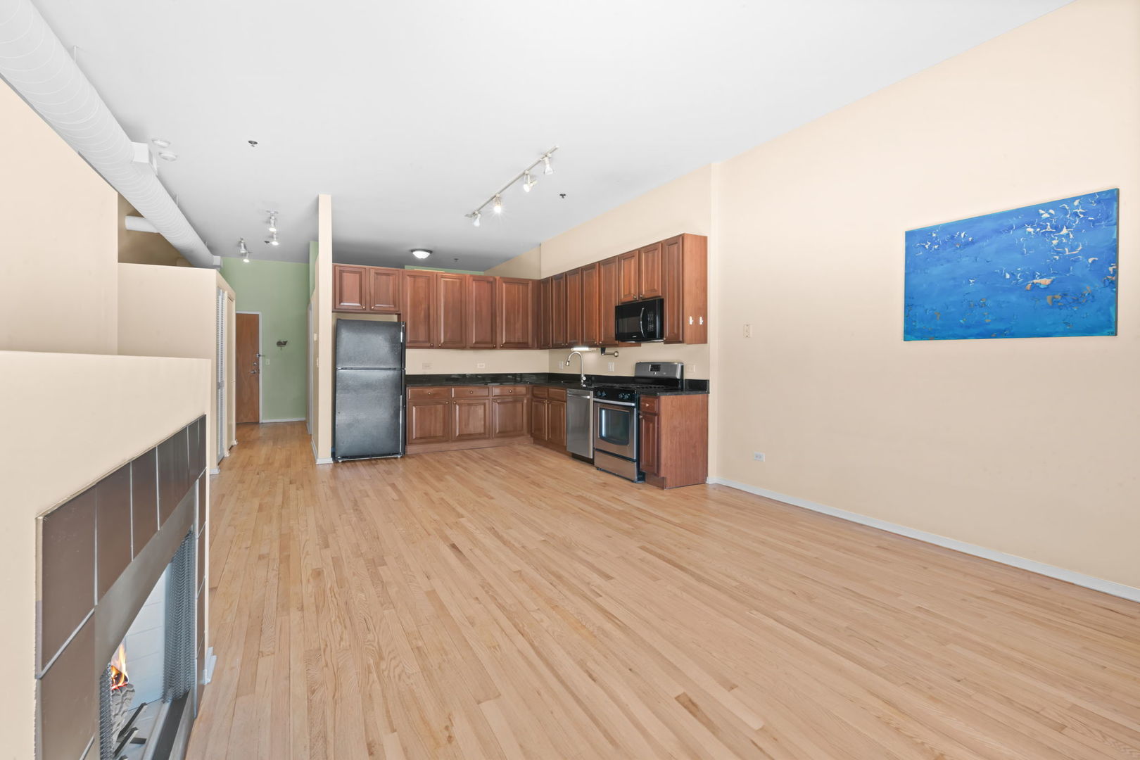 1000 E 53rd Street Unit: 320