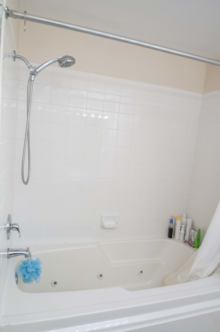 1000 E 53rd Street Unit: 320