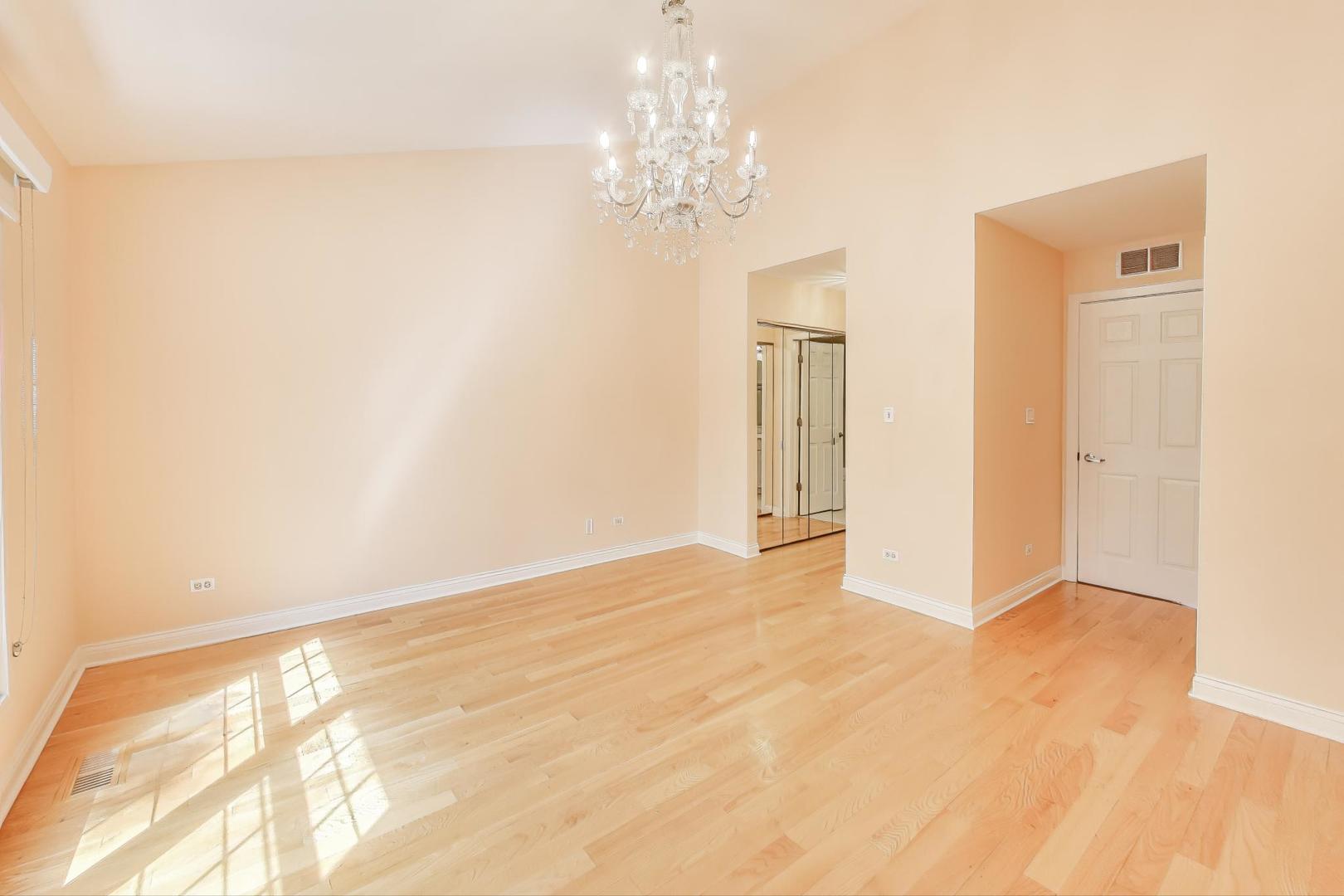1813 S Clark Street Unit: K41