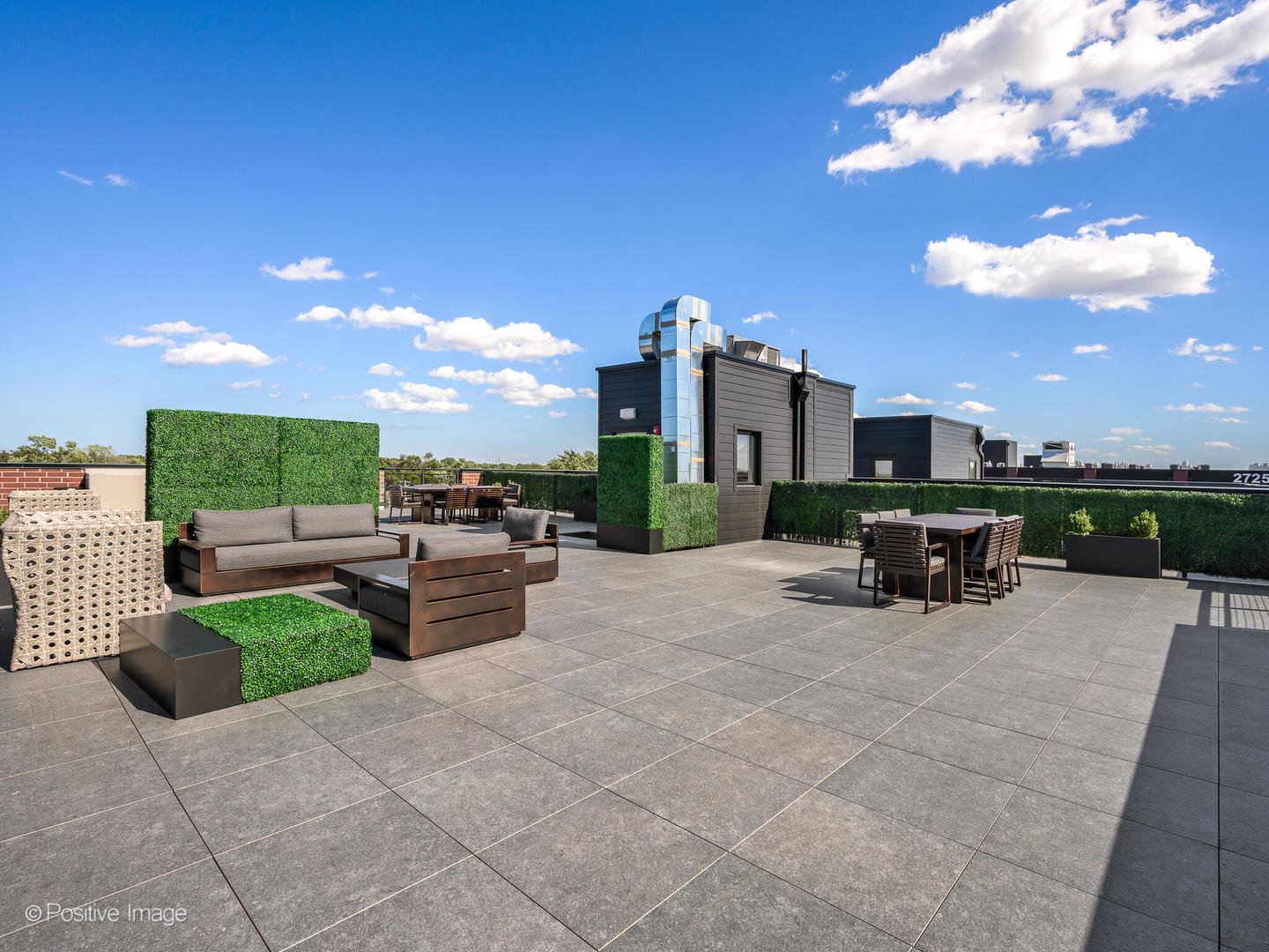 2811 Thatcher Avenue Unit: 302