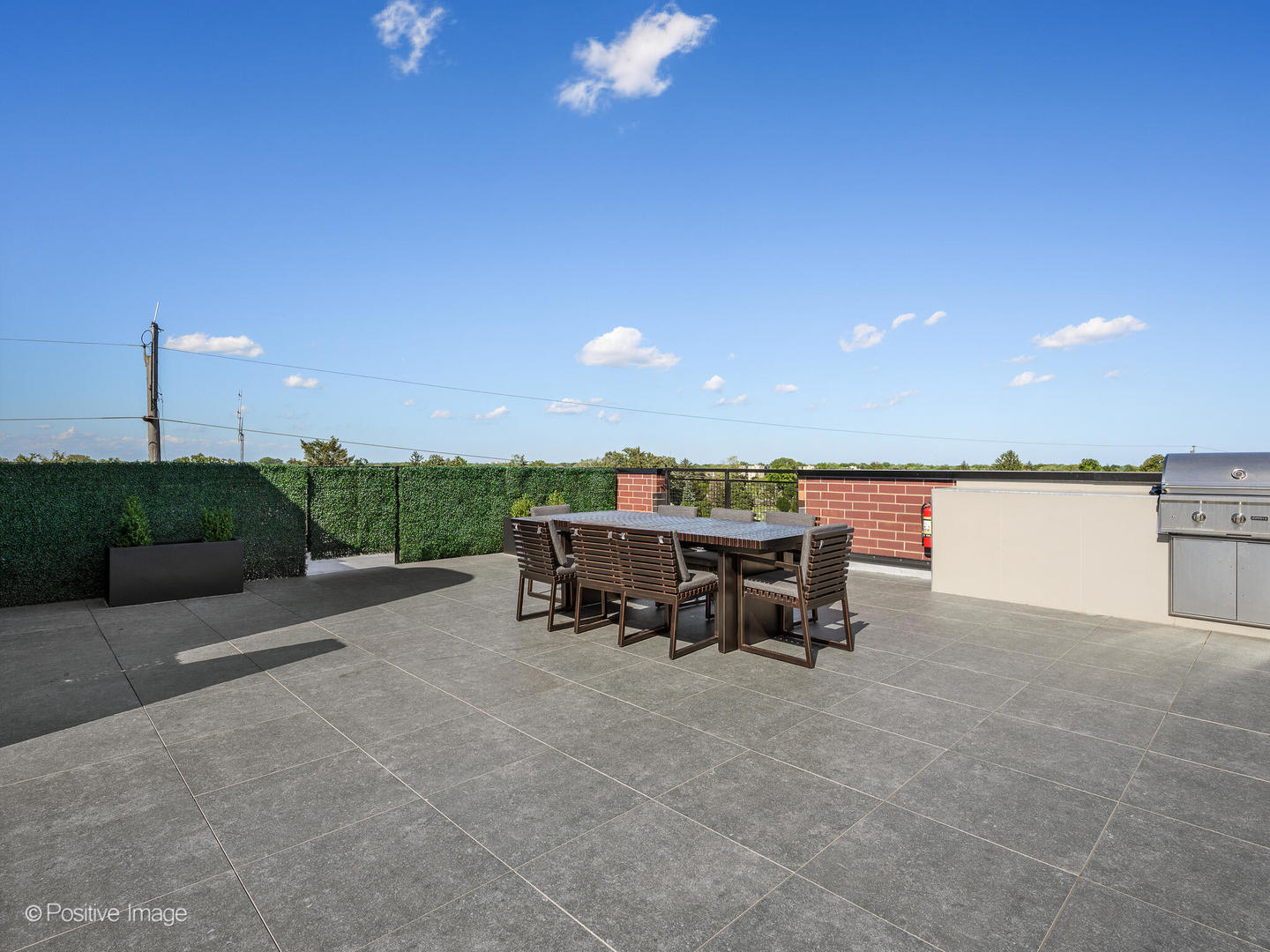 2811 Thatcher Avenue Unit: 302
