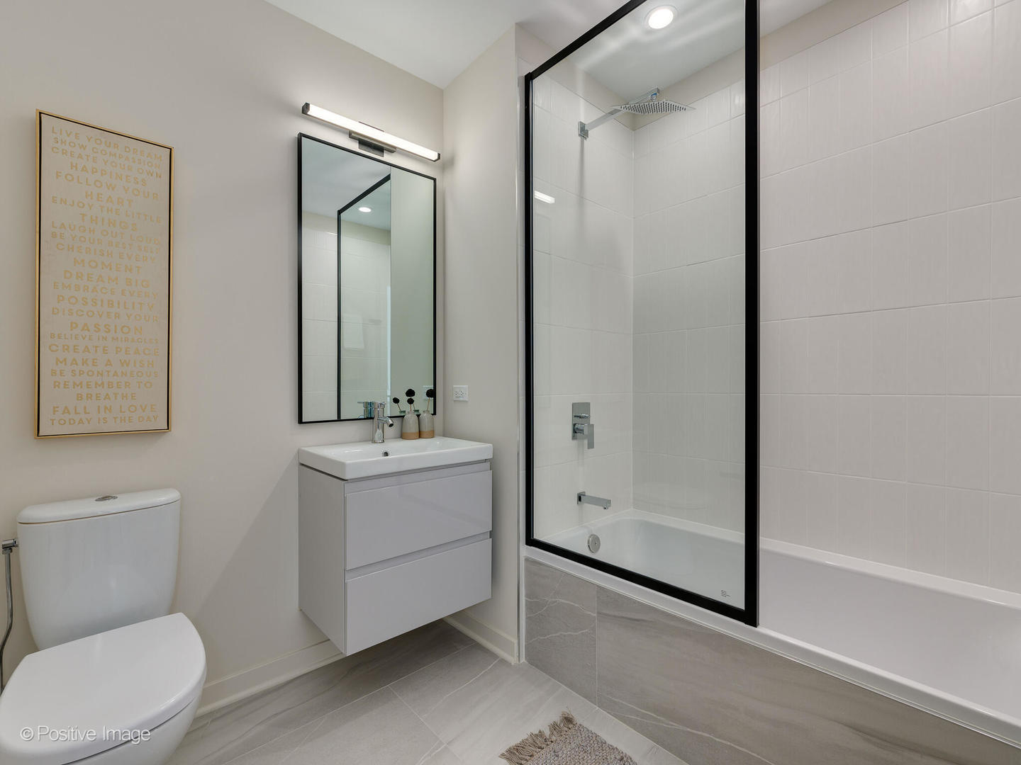 2811 Thatcher Avenue Unit: 302