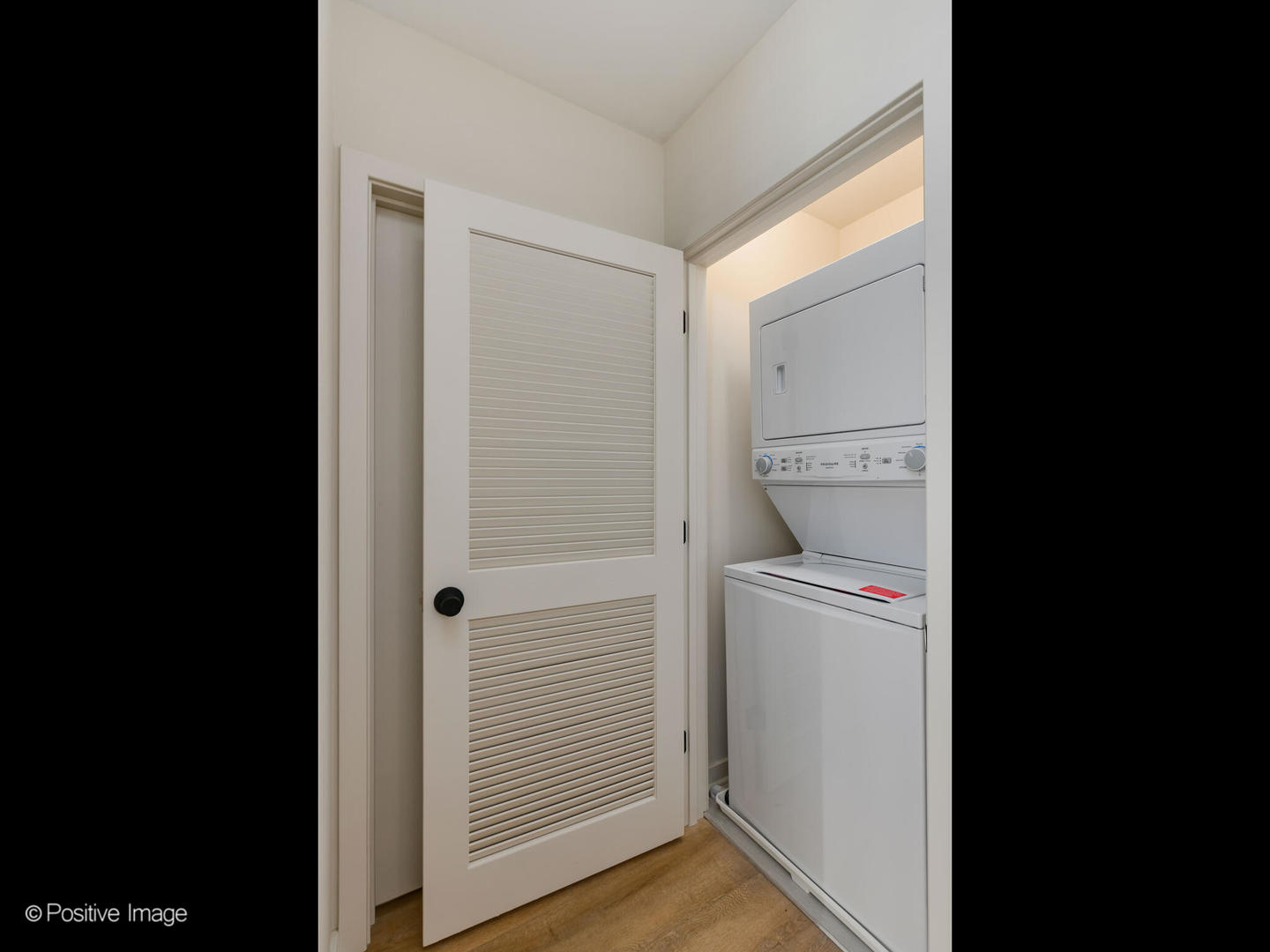 2811 Thatcher Avenue Unit: 302