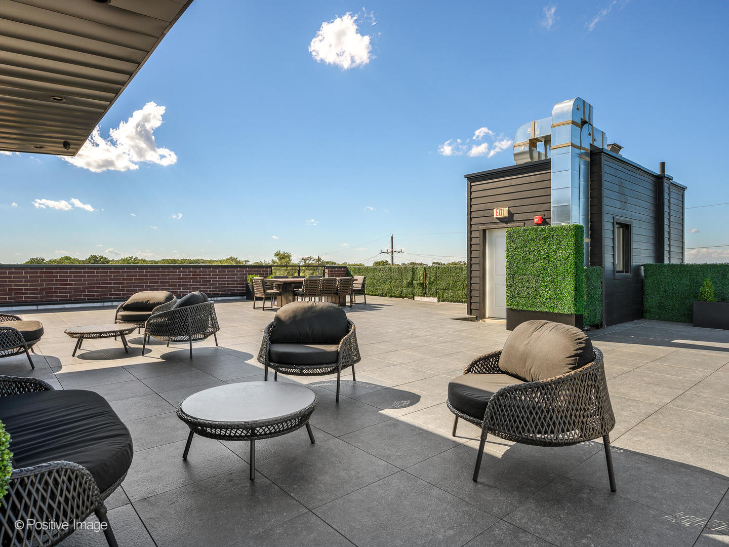 2811 Thatcher Avenue Unit: 302