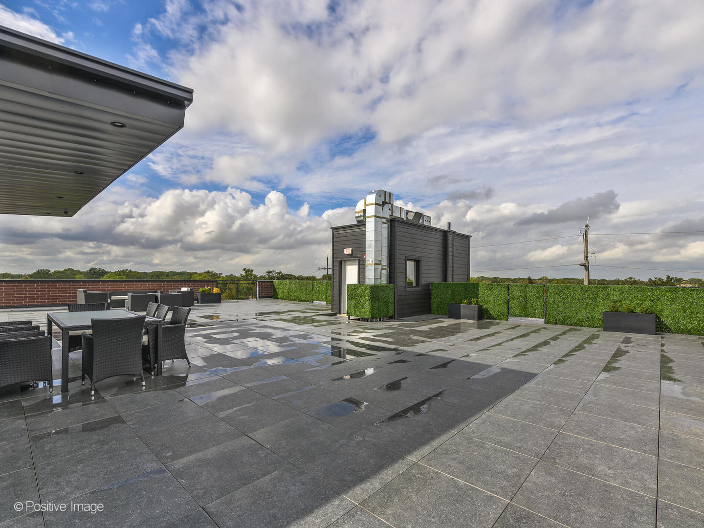 2811 Thatcher Avenue Unit: 302