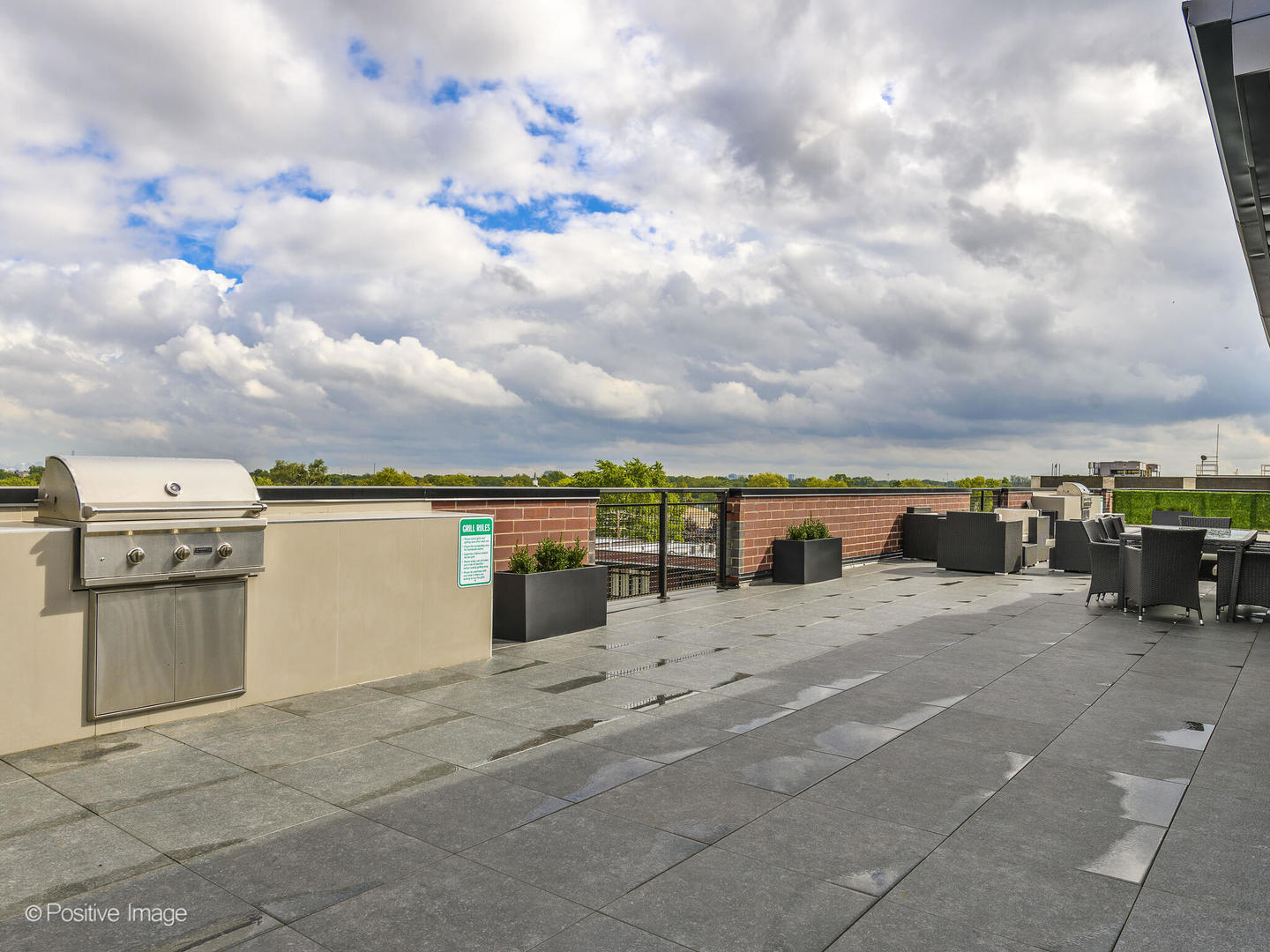 2811 Thatcher Avenue Unit: 302