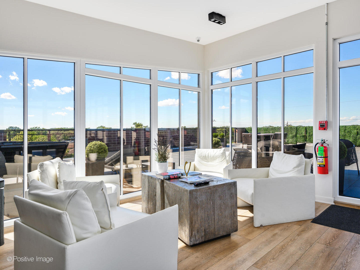 2811 Thatcher Avenue Unit: 302