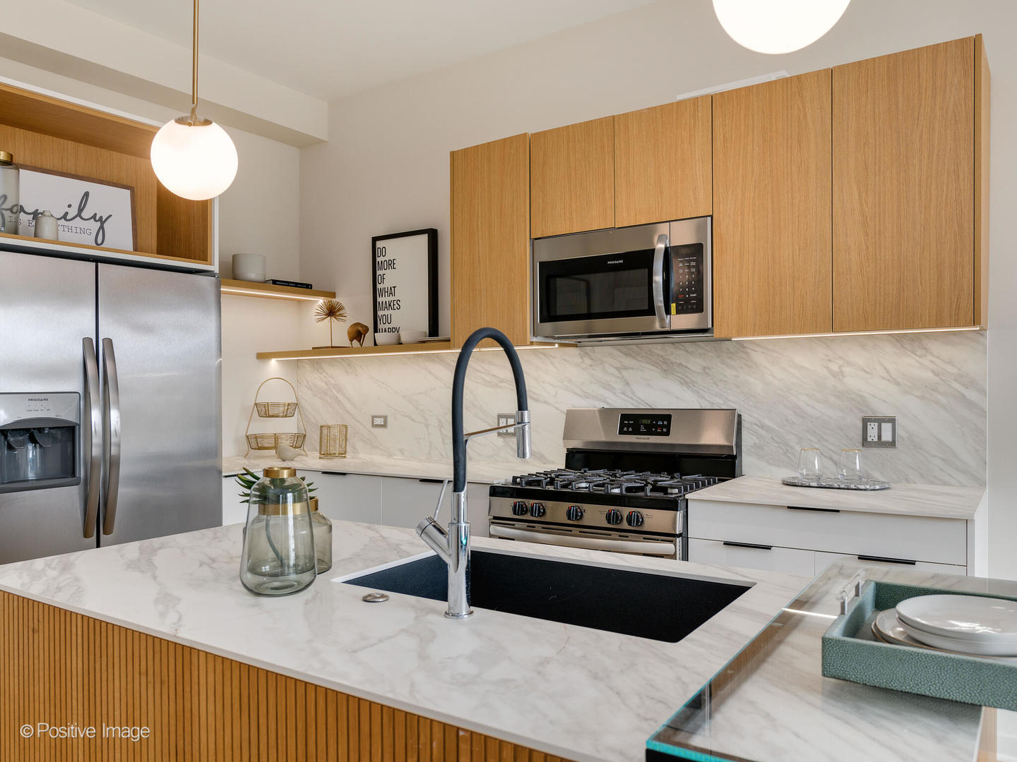 2811 Thatcher Avenue Unit: 302