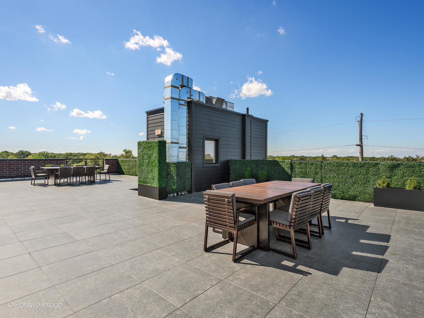 2811 Thatcher Avenue Unit: 302
