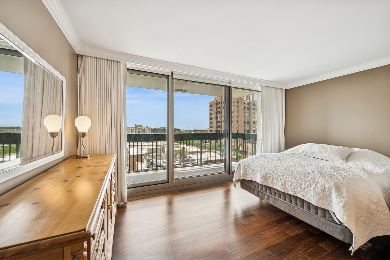 3470 N Lake Shore Drive Unit: 9BC