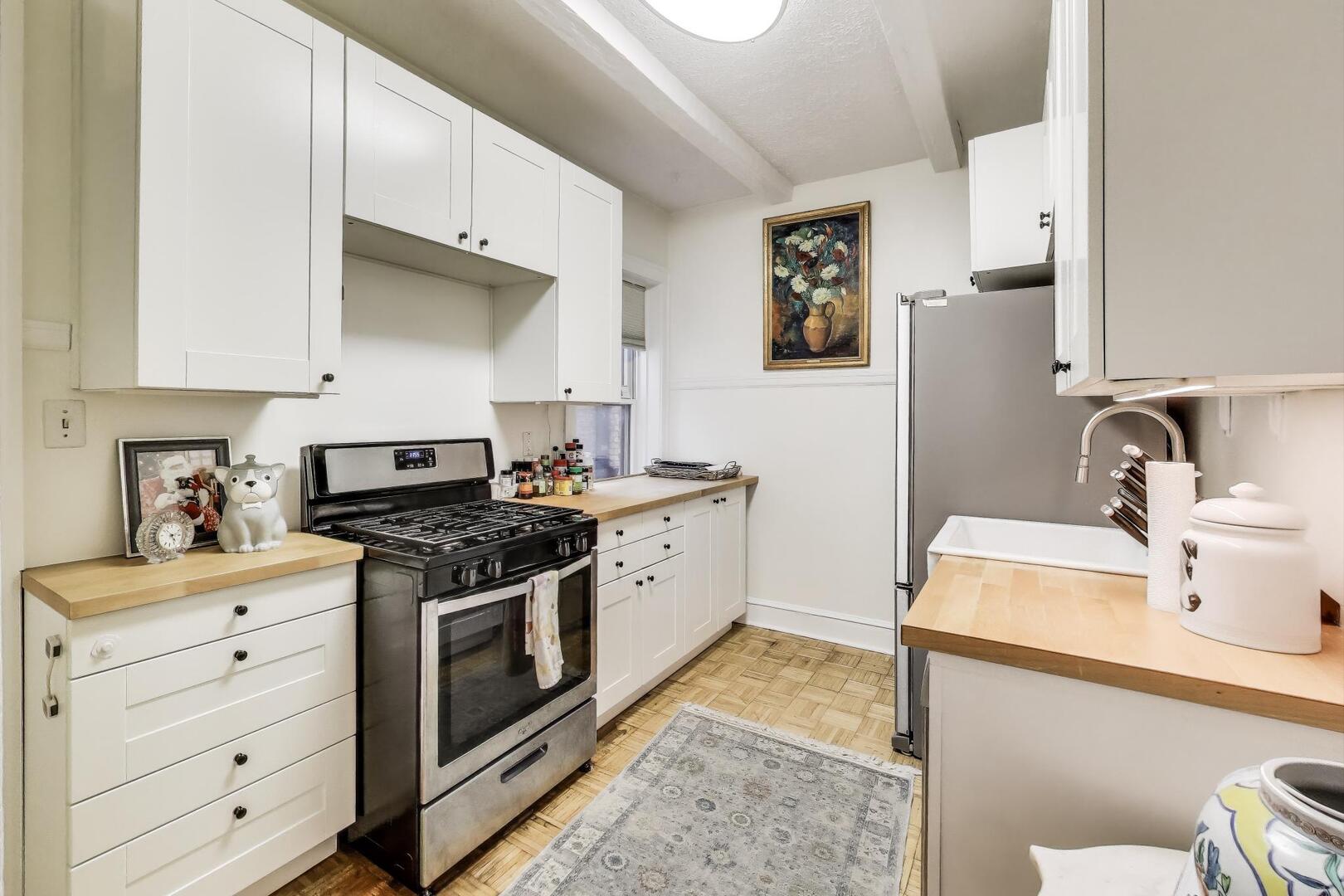 530 SHERIDAN Road Unit: 2B