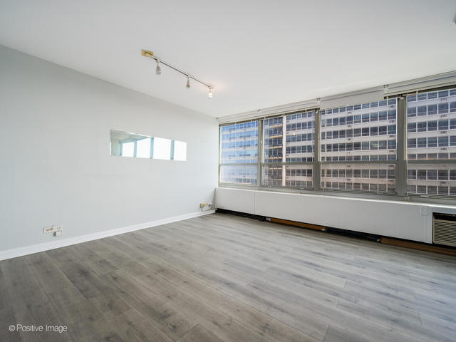 3550 N Lake Shore Drive Unit: 1823