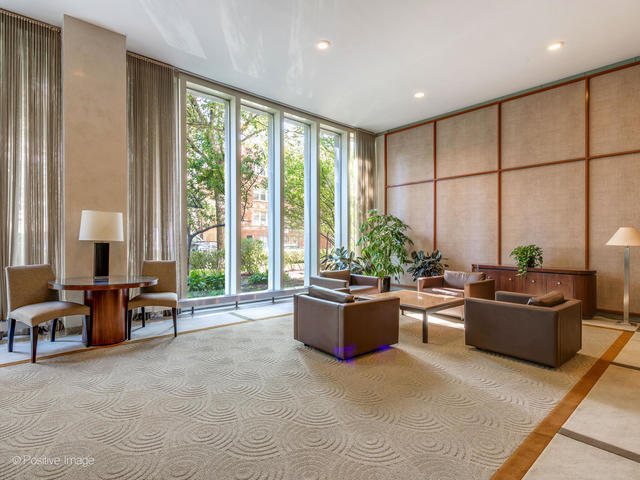 3550 N Lake Shore Drive Unit: 1823
