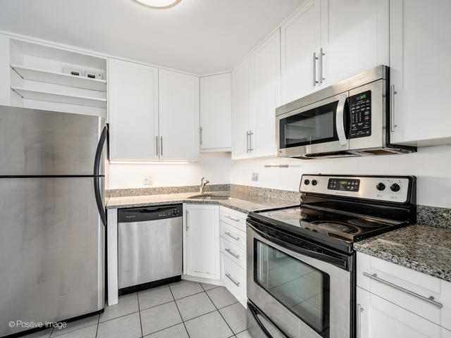 3550 N Lake Shore Drive Unit: 1823