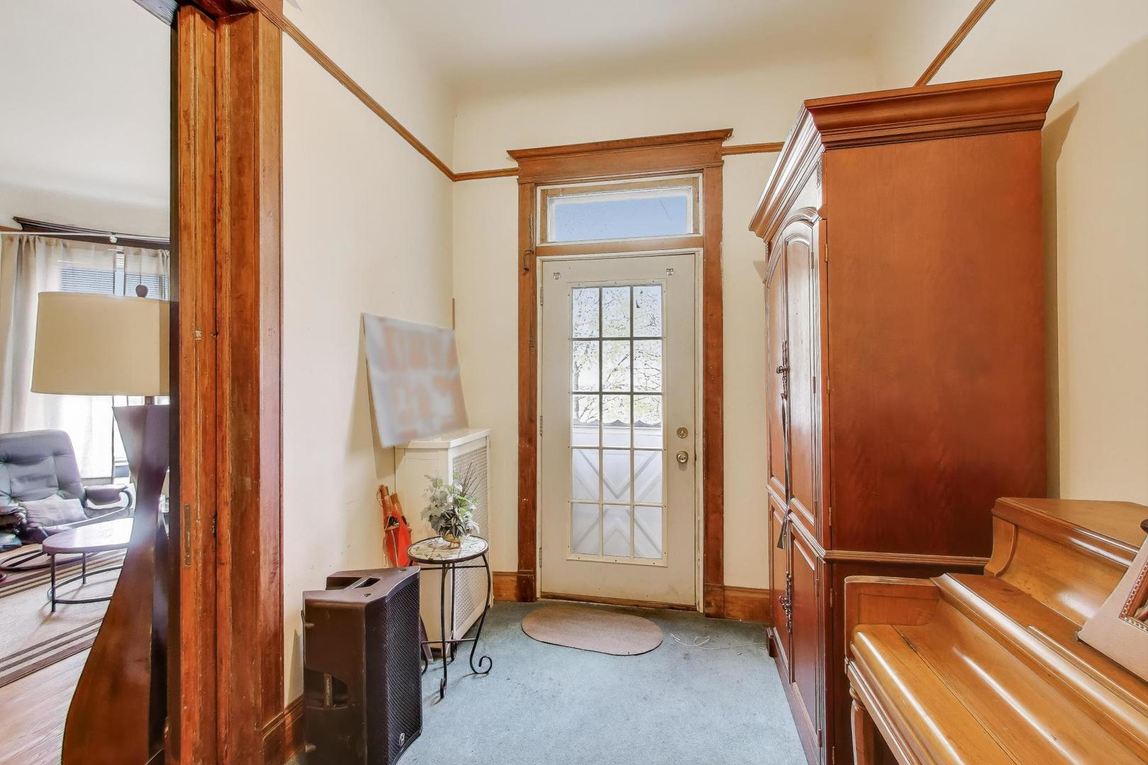 4507 S Michigan Avenue