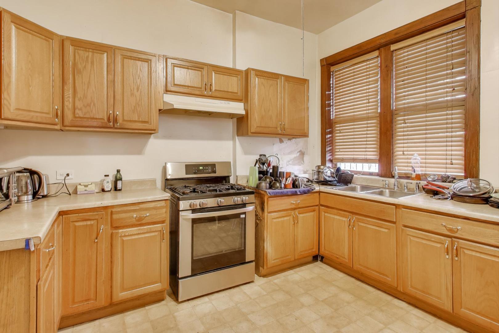 4507 S Michigan Avenue