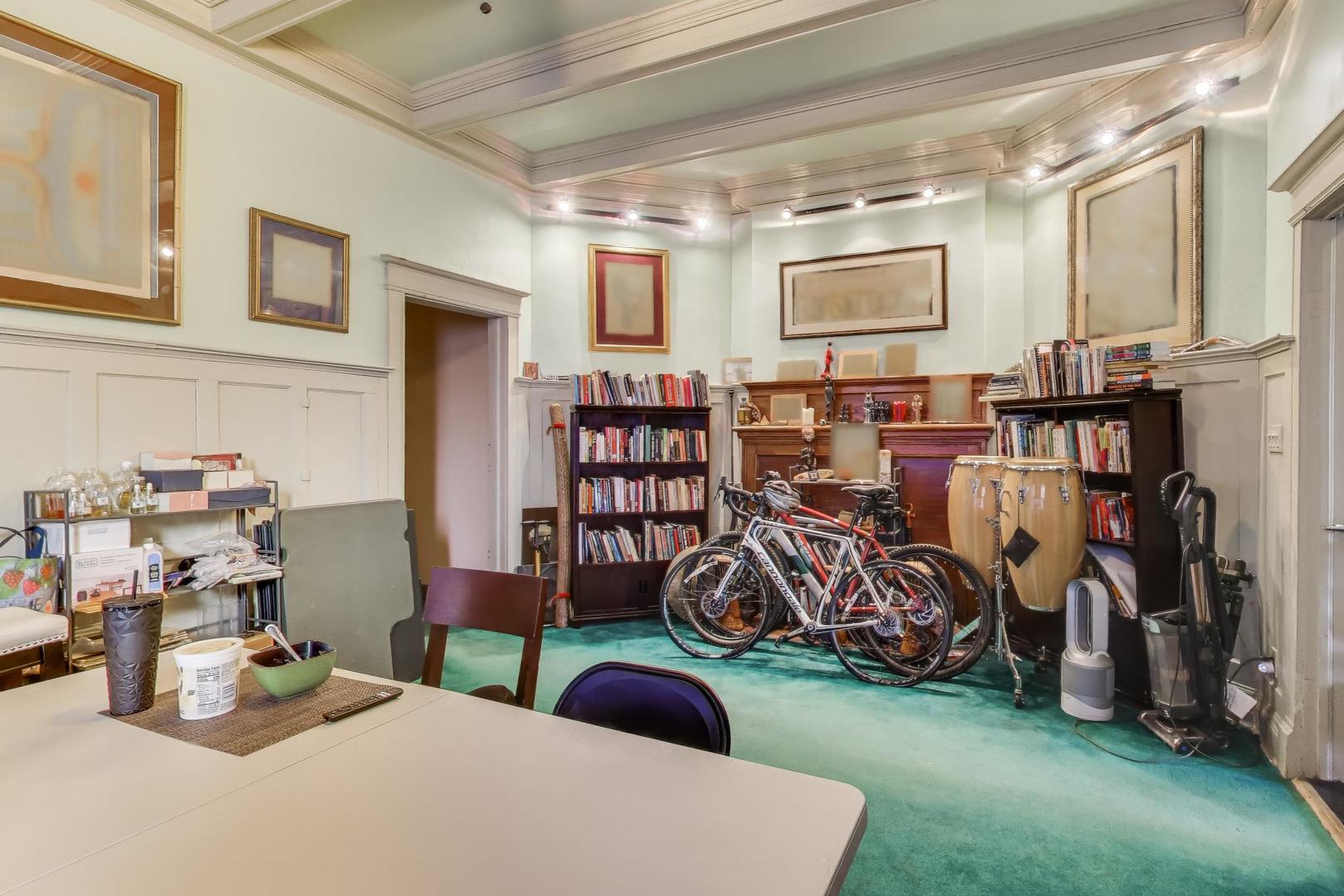 4507 S Michigan Avenue