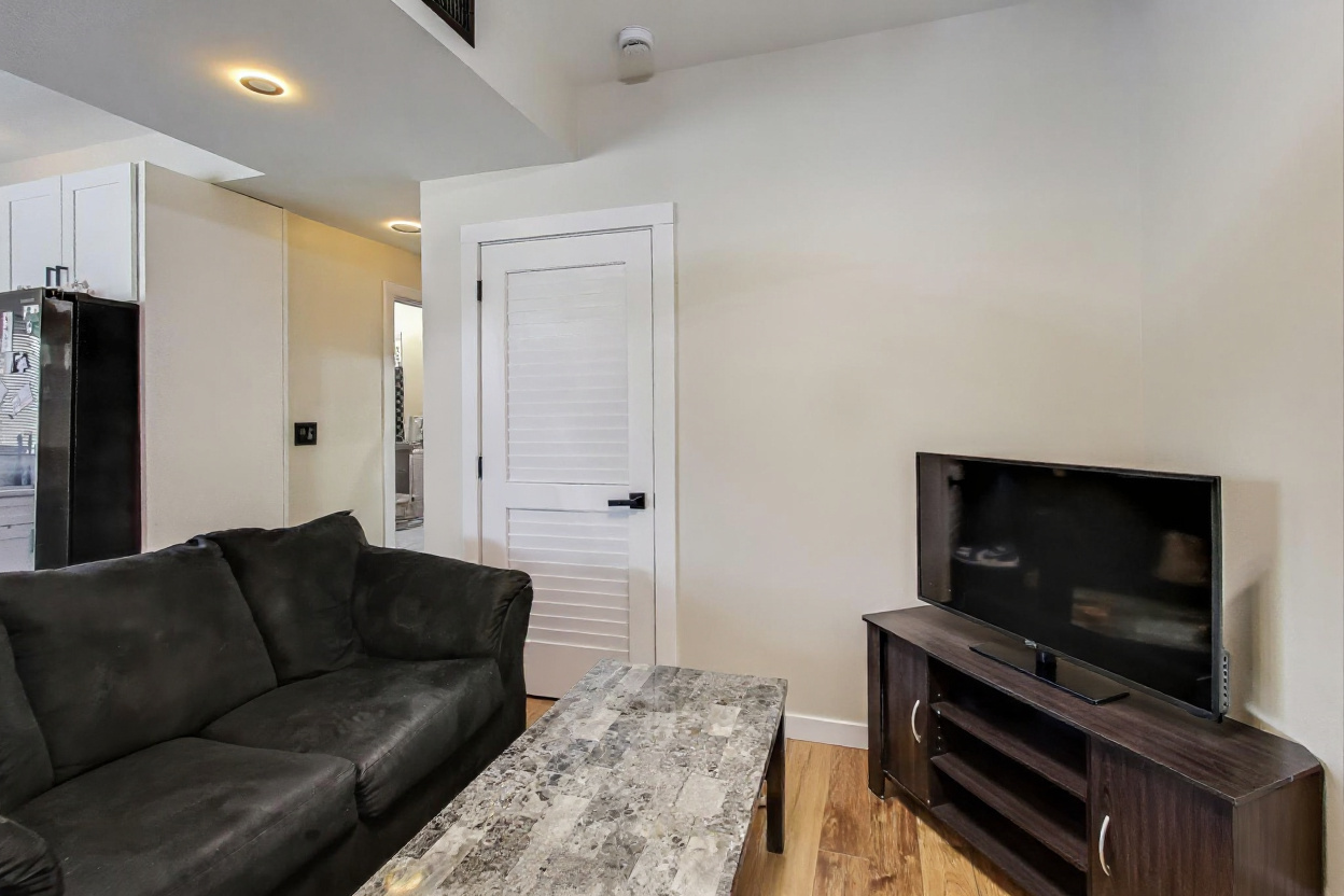 1337 S Austin Boulevard