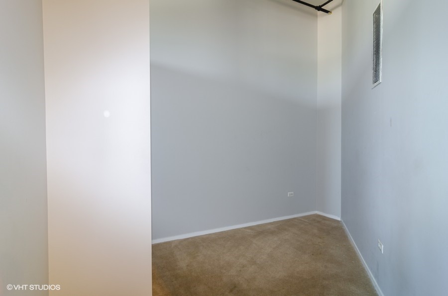 6 S Laflin Street Unit: 305S