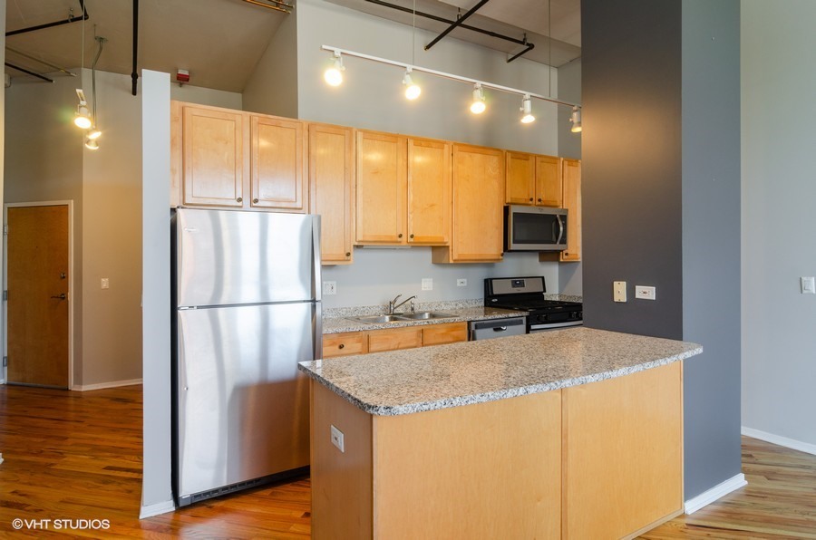 6 S Laflin Street Unit: 305S