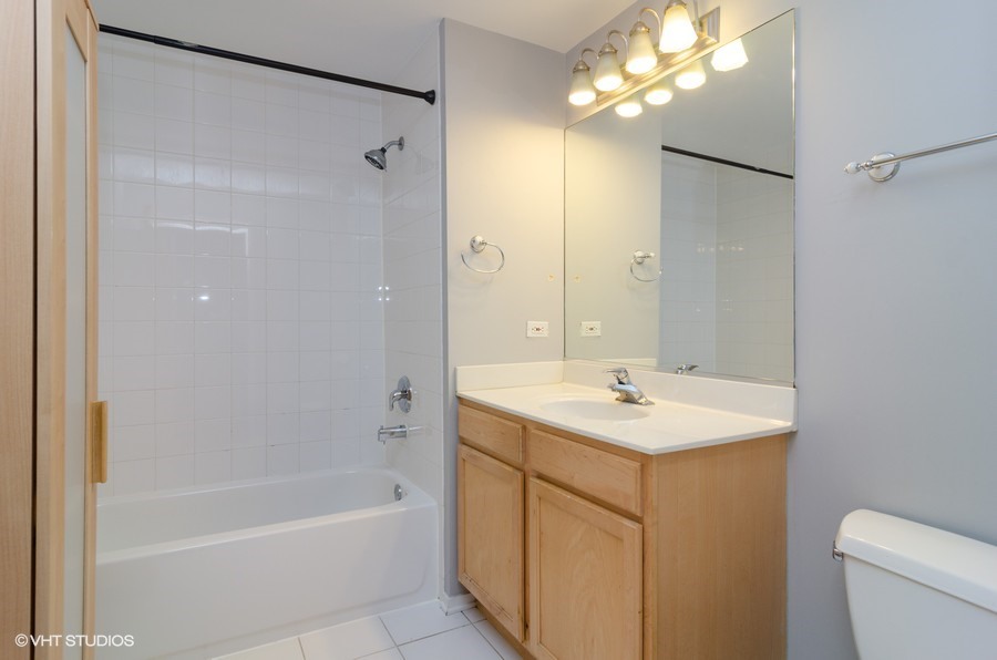 6 S Laflin Street Unit: 305S