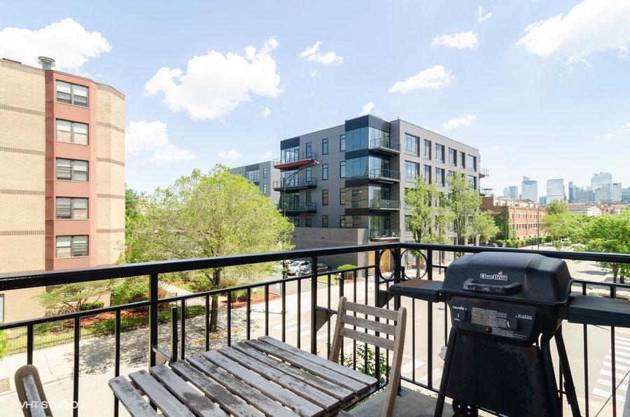 6 S Laflin Street Unit: 305S