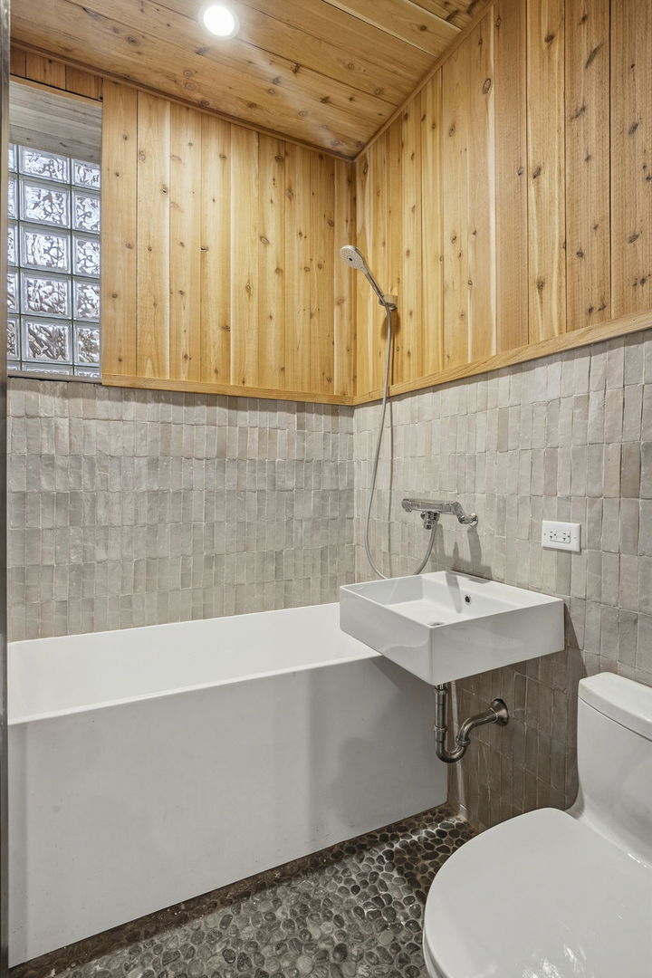 1414 N Maplewood Avenue Unit: 1