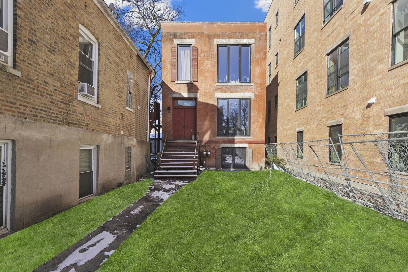 1414 N Maplewood Avenue Unit: 1