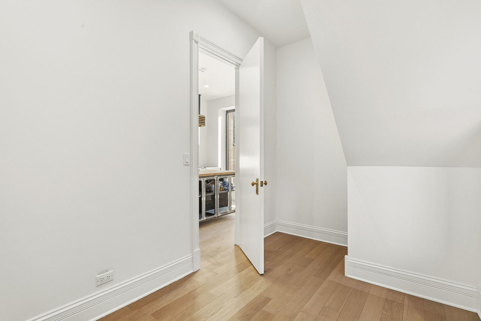 1414 N Maplewood Avenue Unit: 1