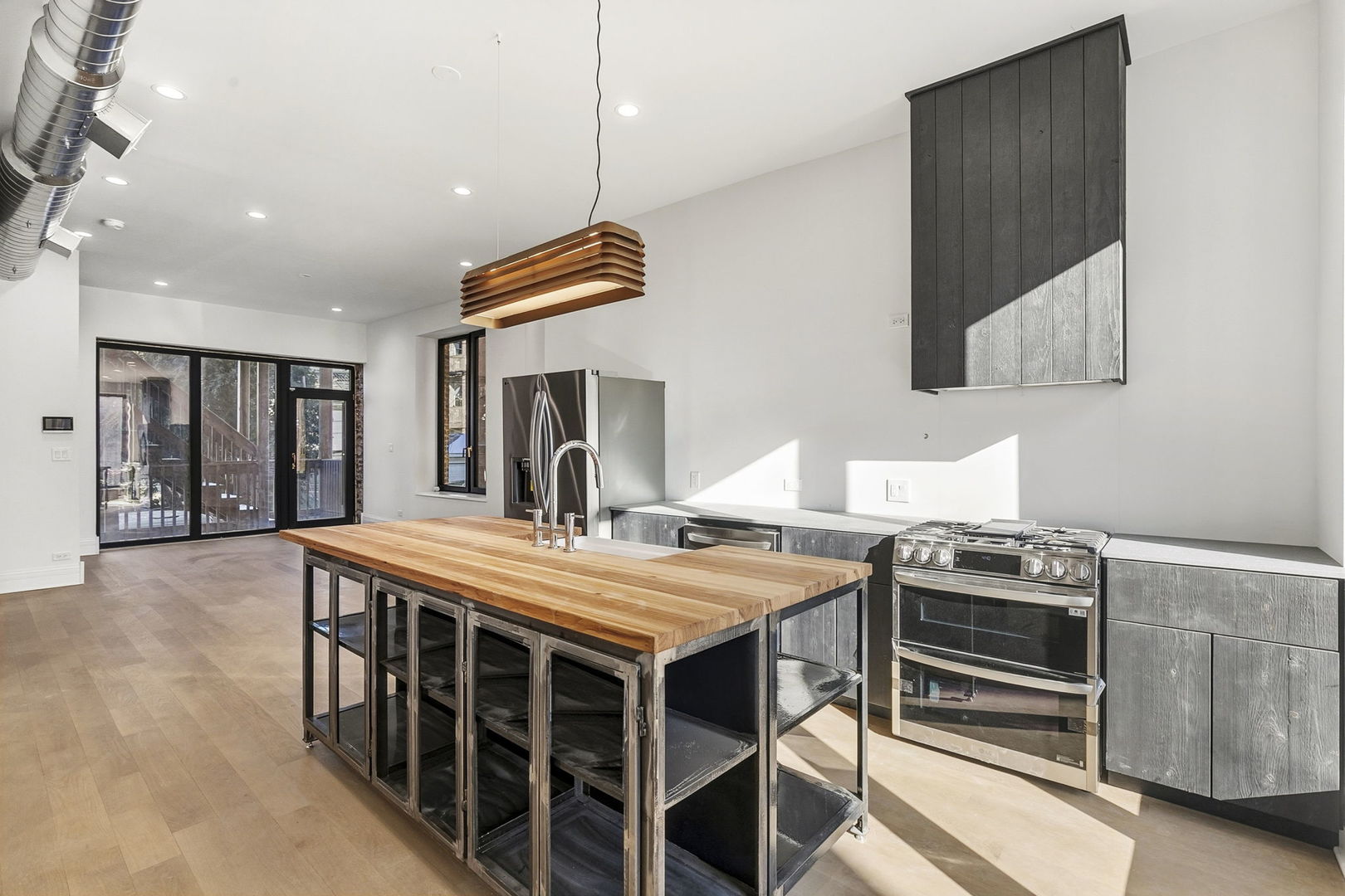 1414 N Maplewood Avenue Unit: 1