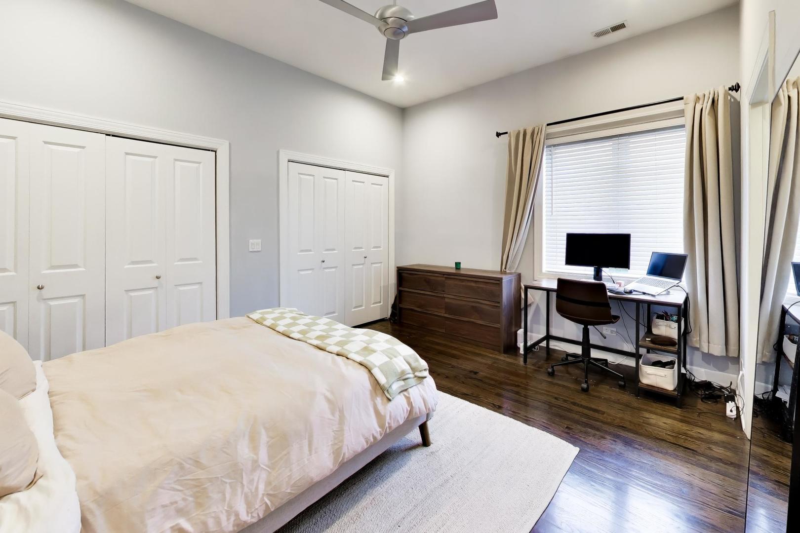 663 W Barry Avenue Unit: 4C