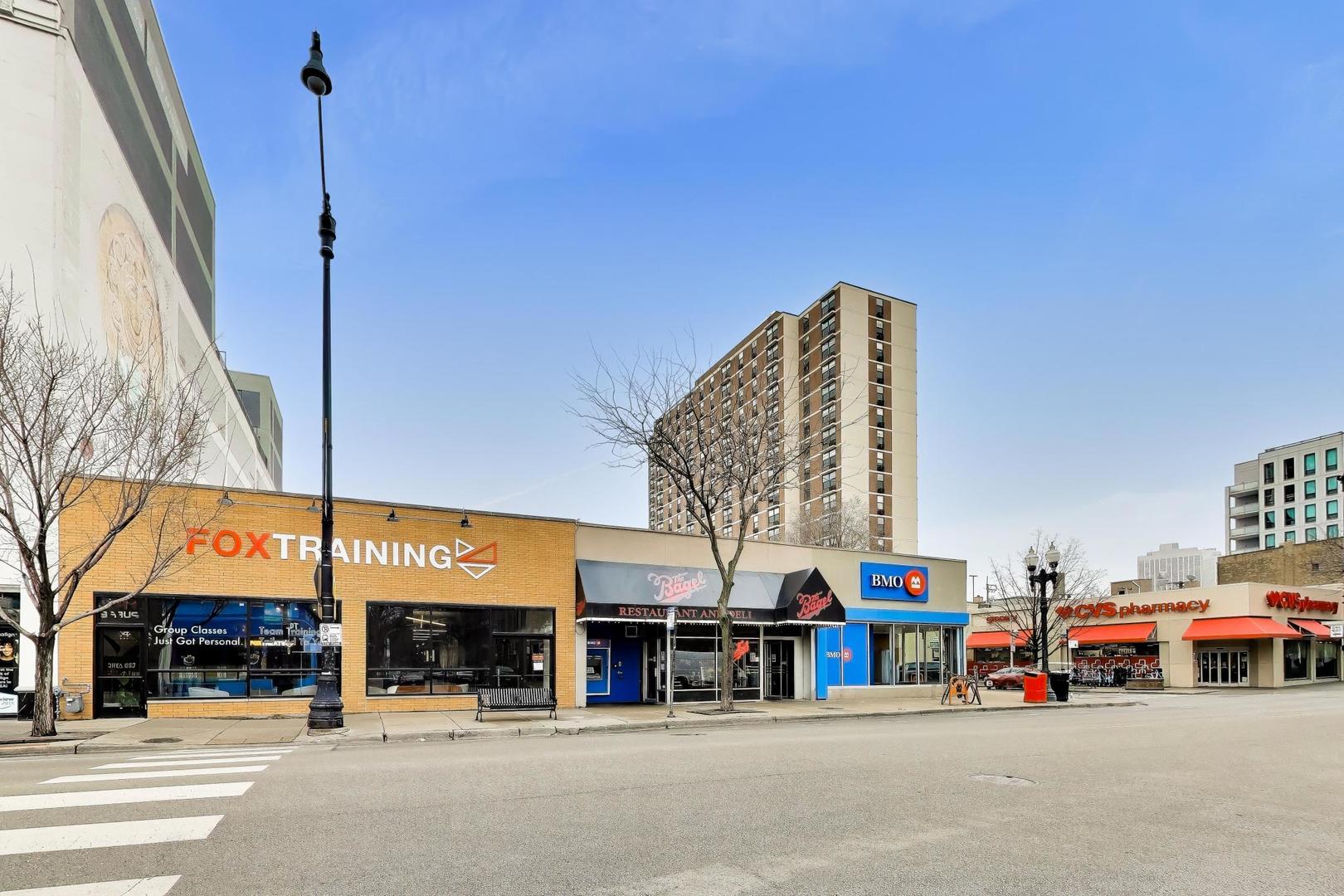 663 W Barry Avenue Unit: 4C