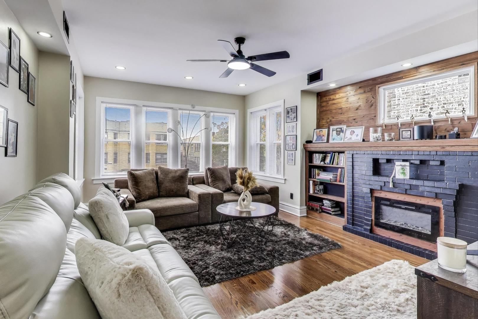 1337 S Austin Boulevard Unit: 2
