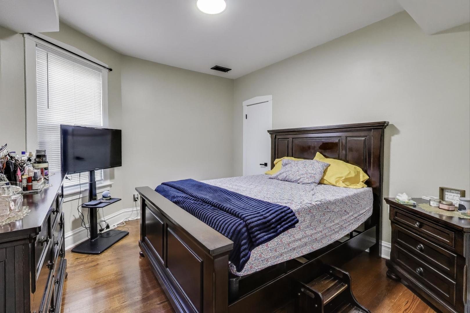 1337 S Austin Boulevard Unit: 2