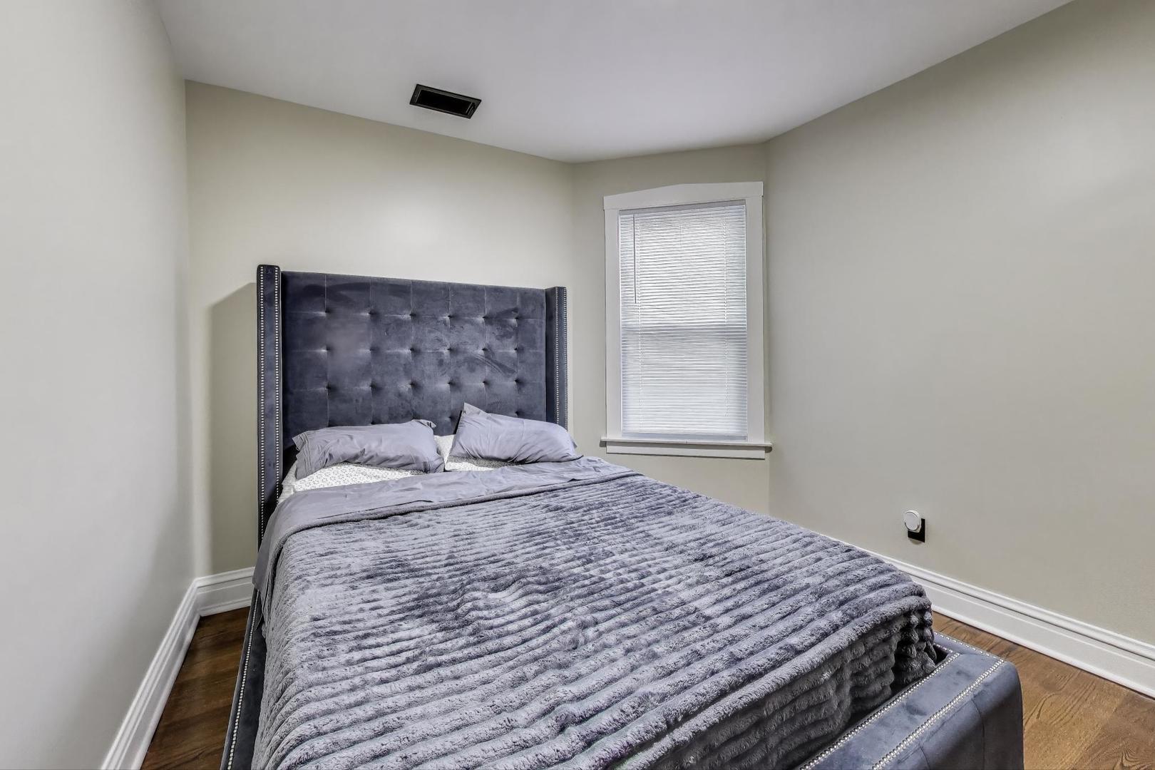 1337 S Austin Boulevard Unit: 2