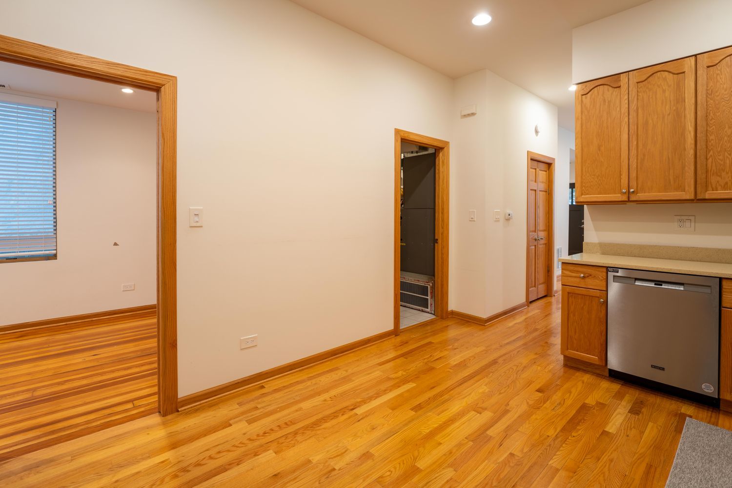3324 N Hoyne Avenue Unit: 1