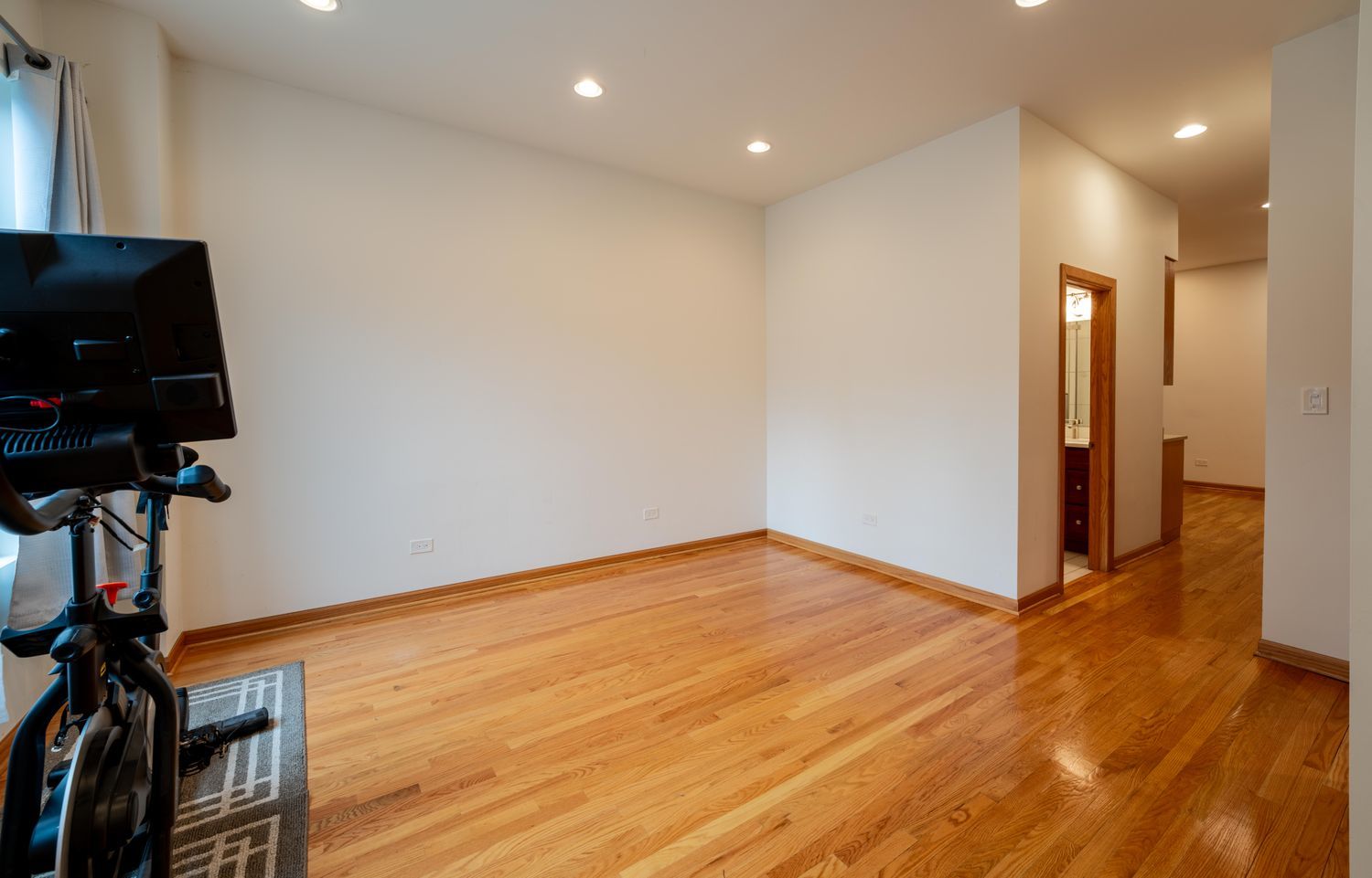 3324 N Hoyne Avenue Unit: 1