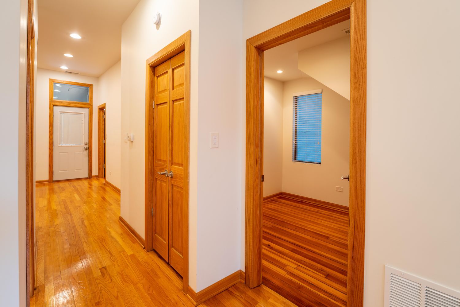 3324 N Hoyne Avenue Unit: 1