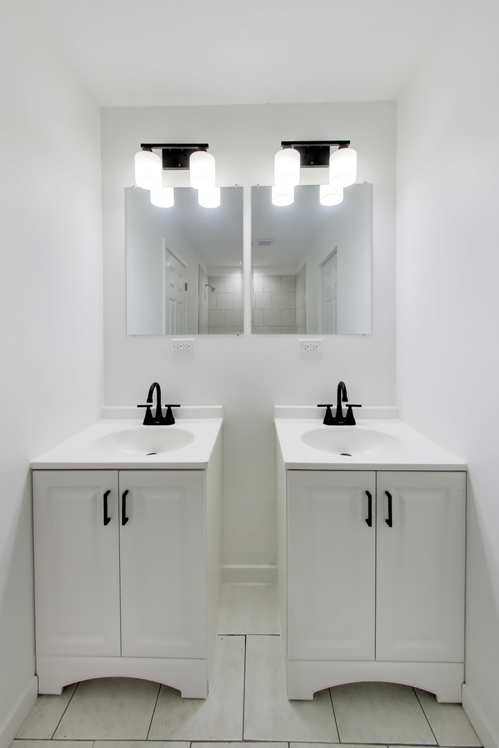 13723 S Springfield Avenue Unit: 1
