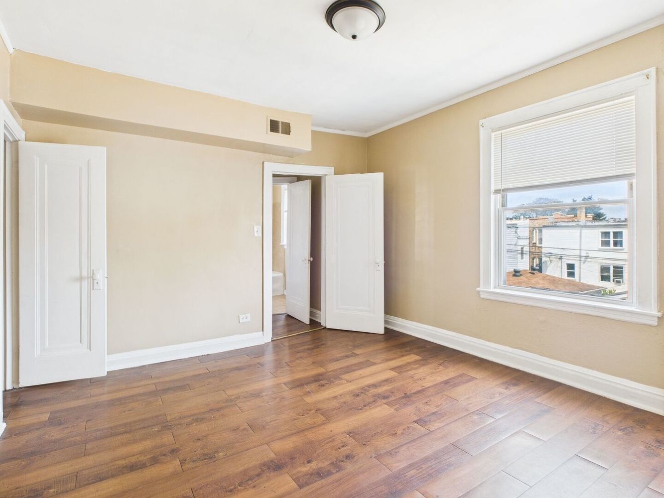 4338 W Kamerling Avenue Unit: 2N