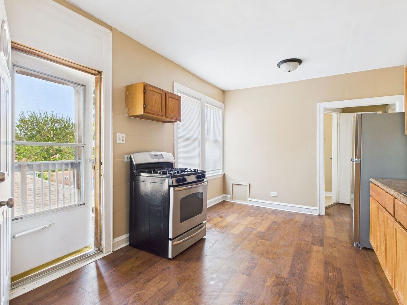 4338 W Kamerling Avenue Unit: 2N