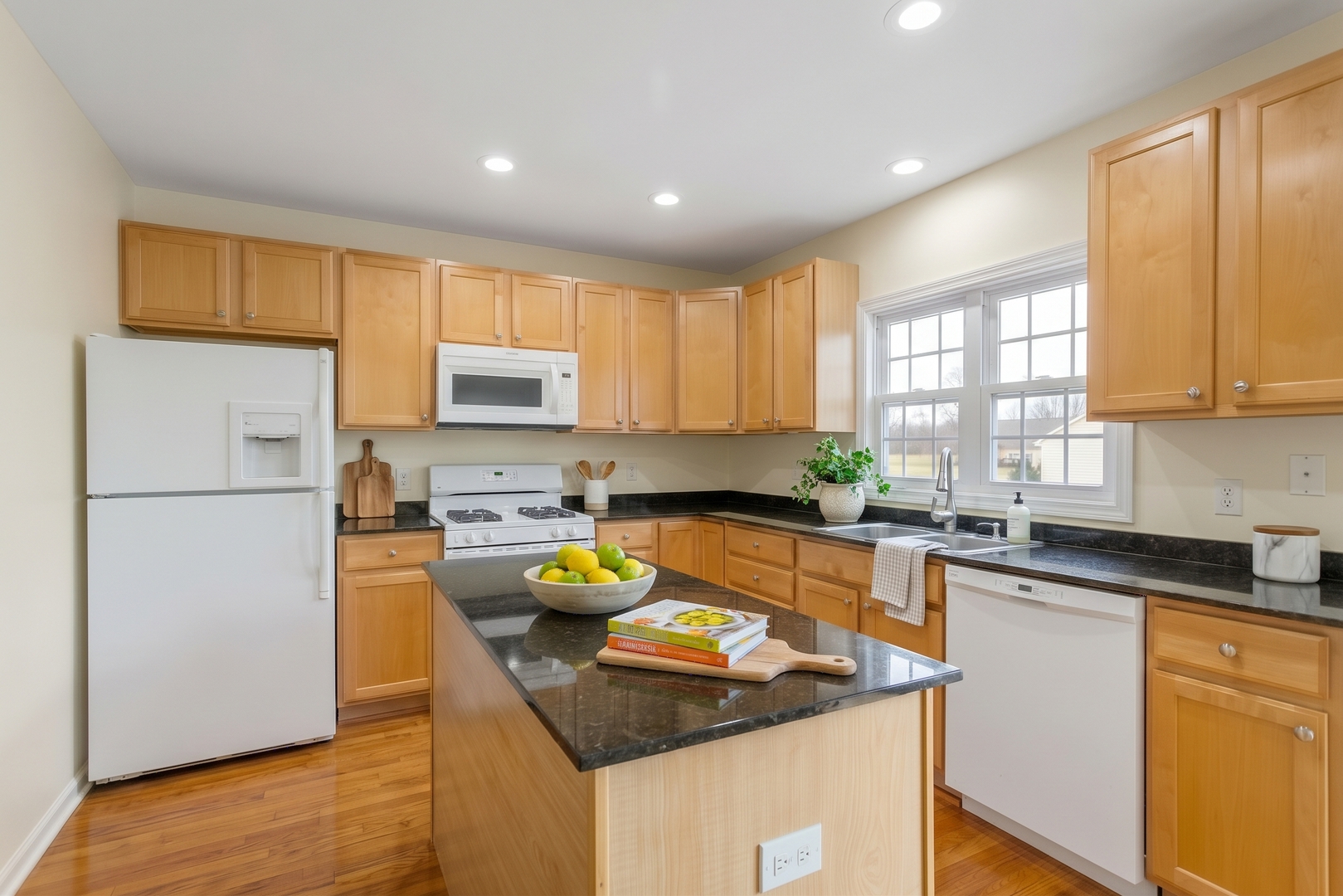 821 N Harlem Avenue