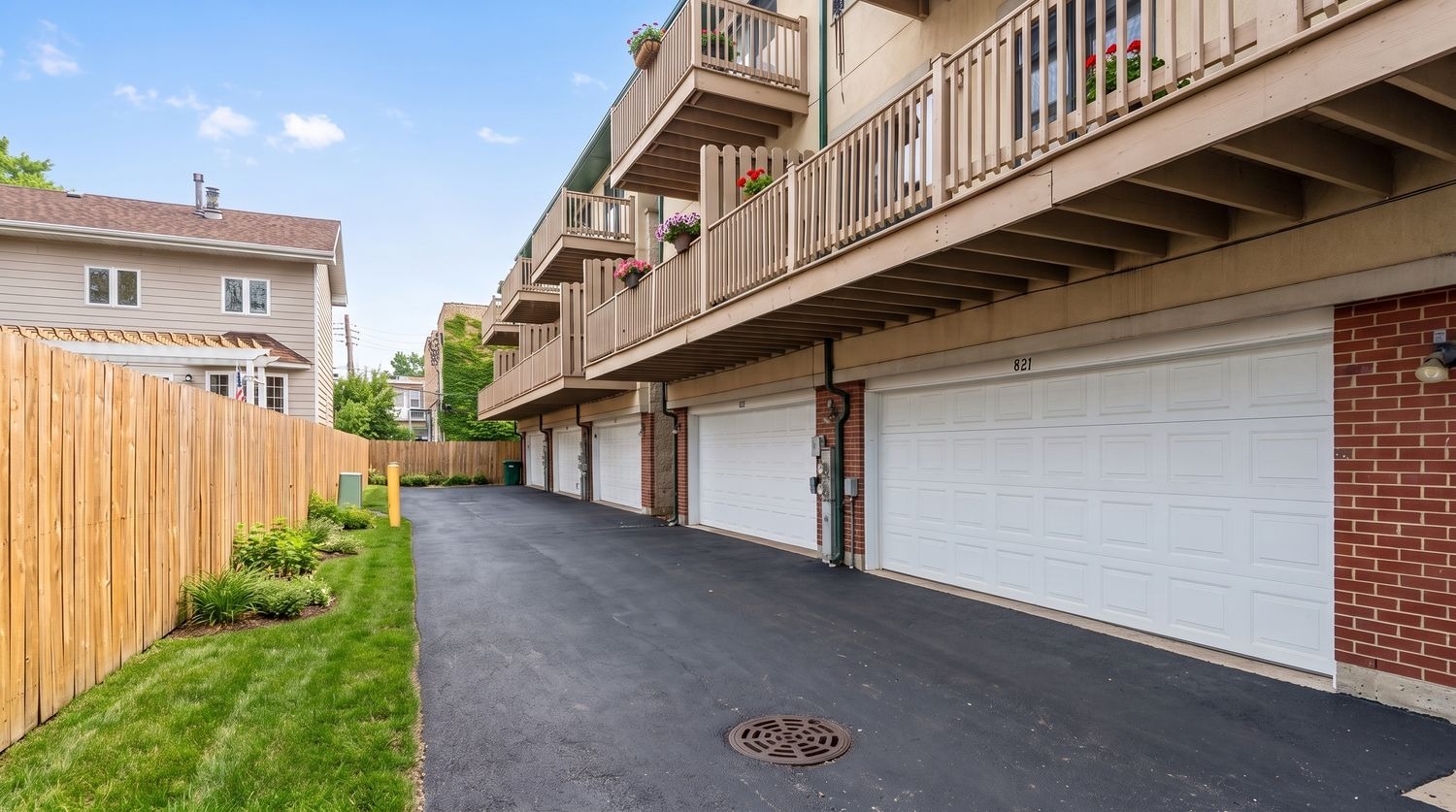 821 N Harlem Avenue