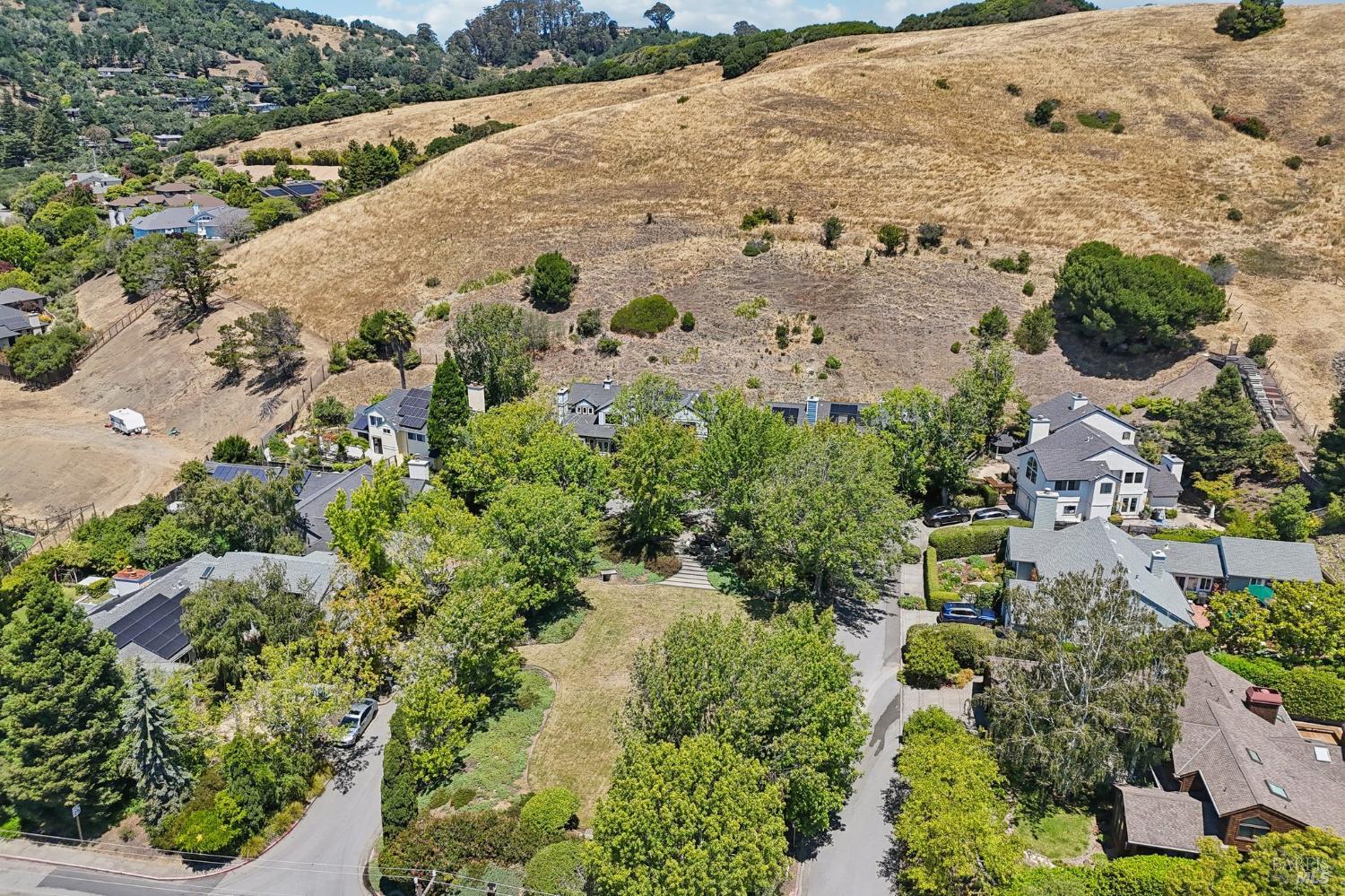 8 Greenfield Court