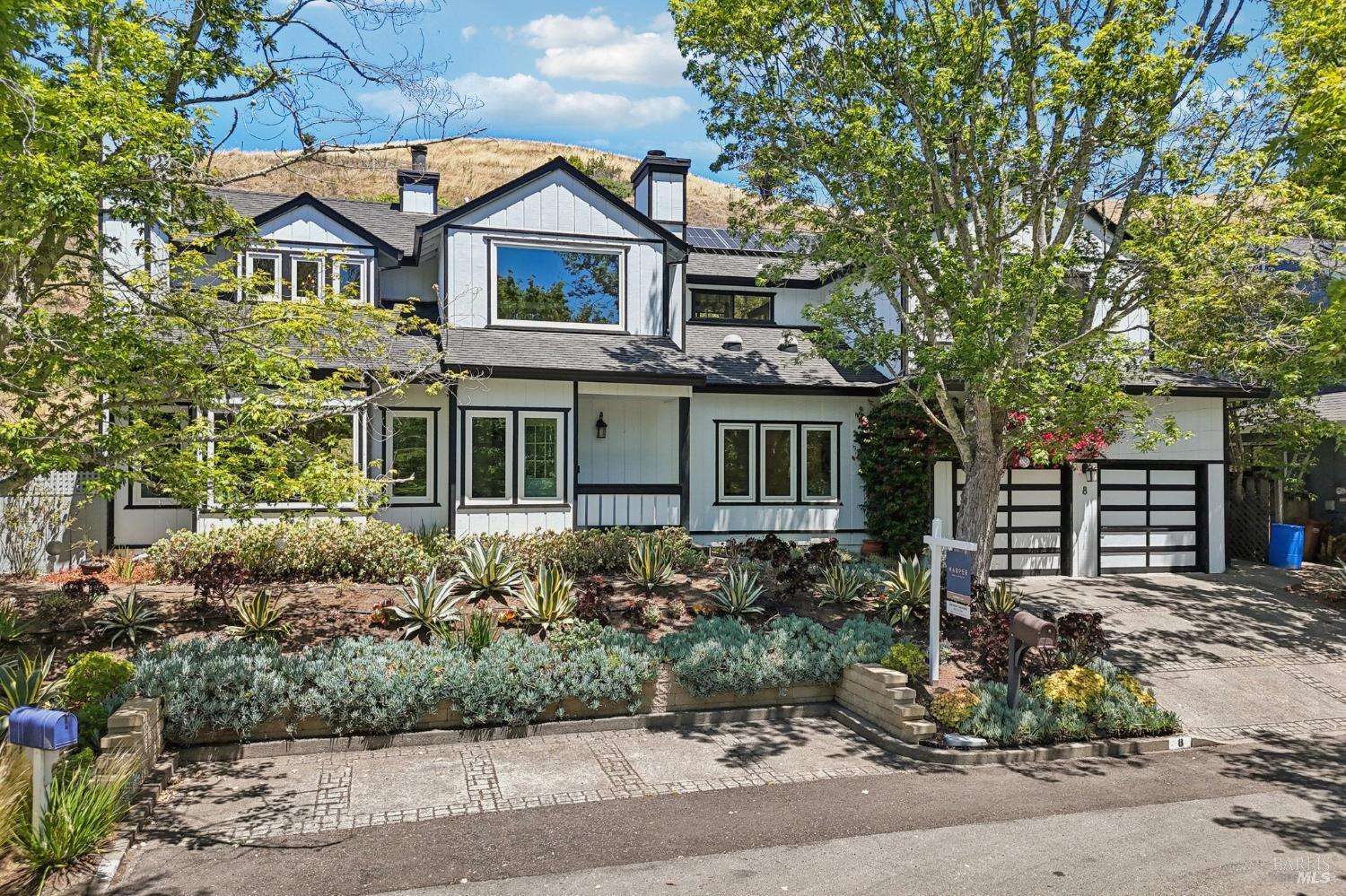 8 Greenfield Court