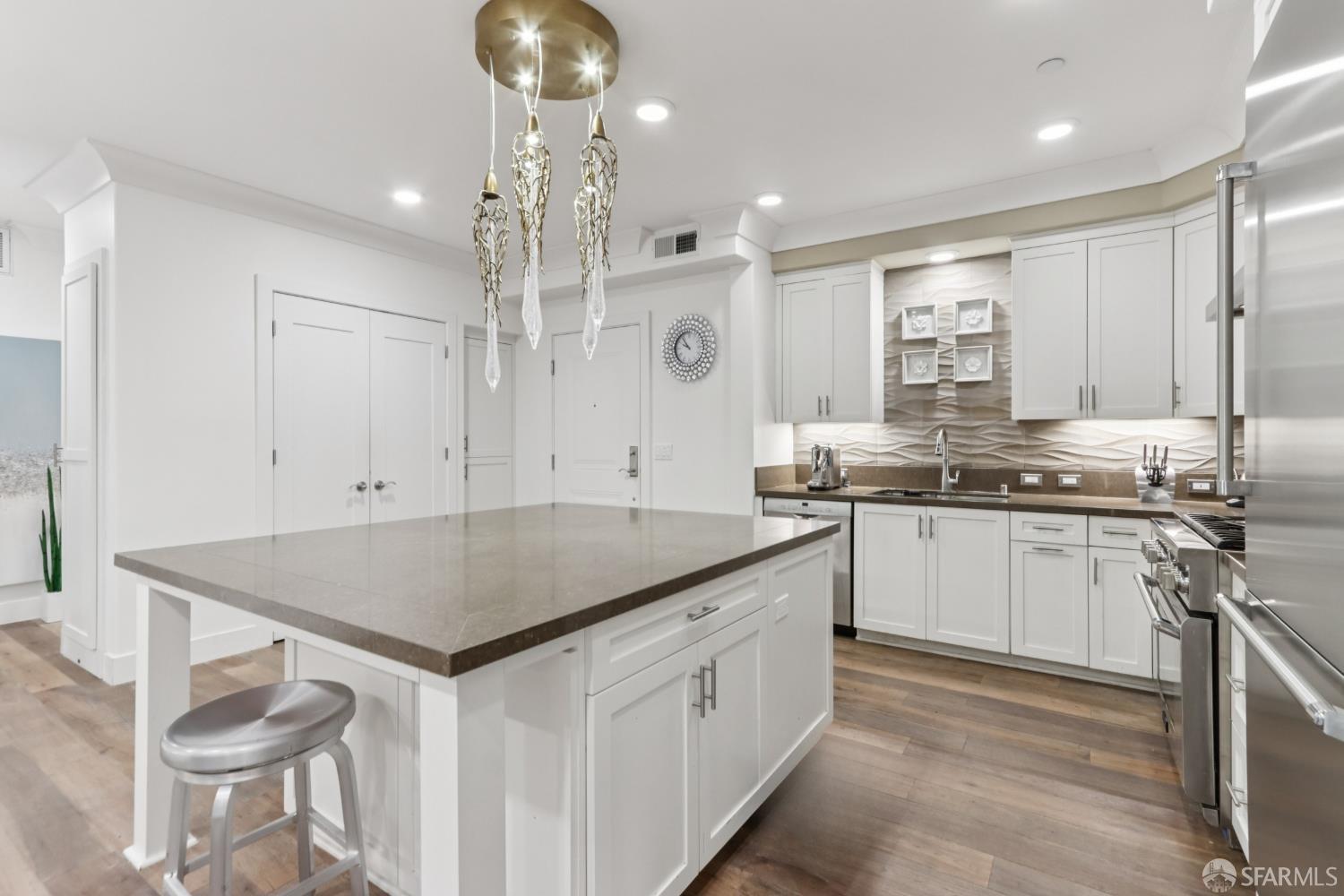 1003 Woodbury Road # 104